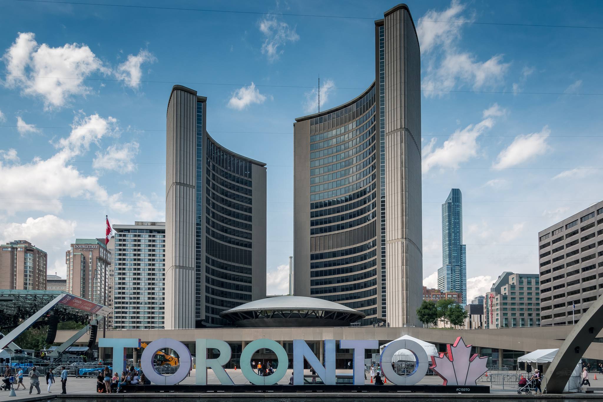 gia-ve-may-bay-di-toronto-2-550.jpg
