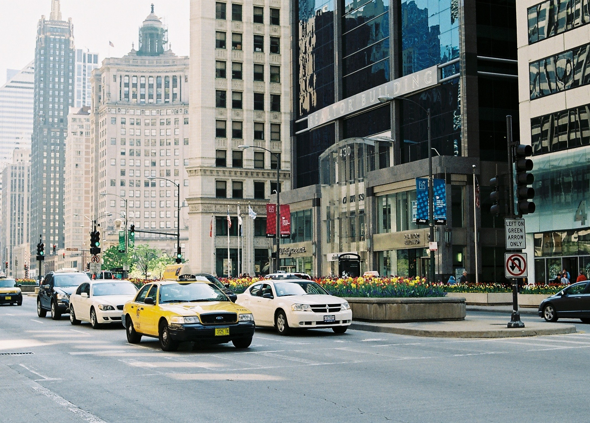Hành trình bay từ Hà Nội đi Chicago mới nhất
