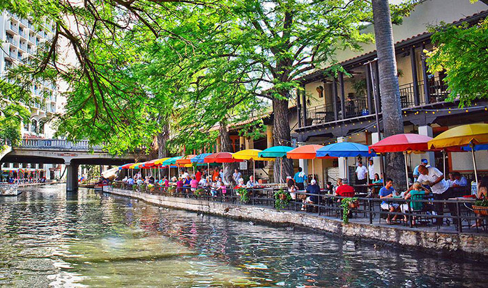 /ve-may-bay-di-san-antonio-gia-re-1-489.jpg