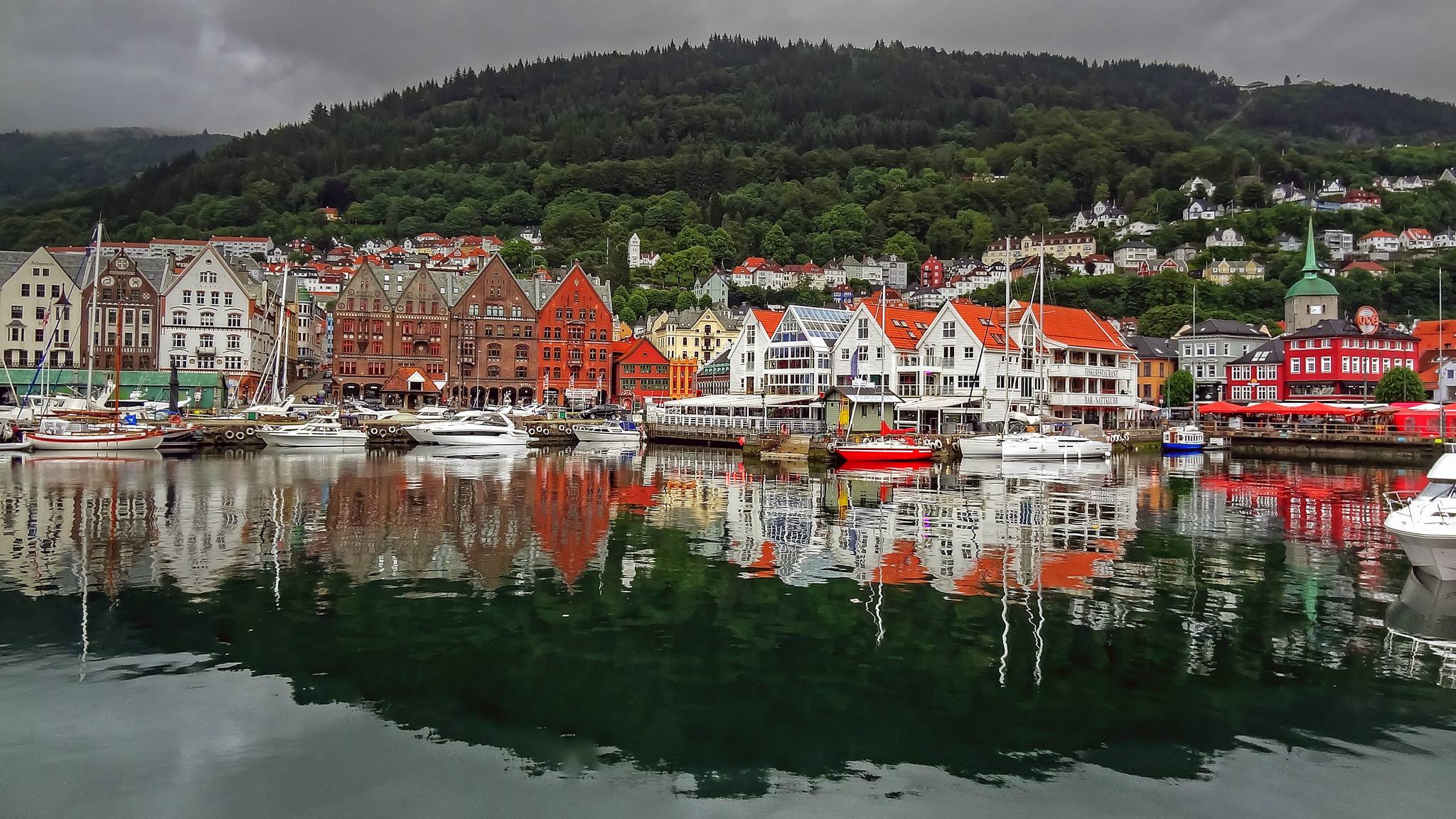ve-may-bay-di-bergen-gia-re-1-333.jpg