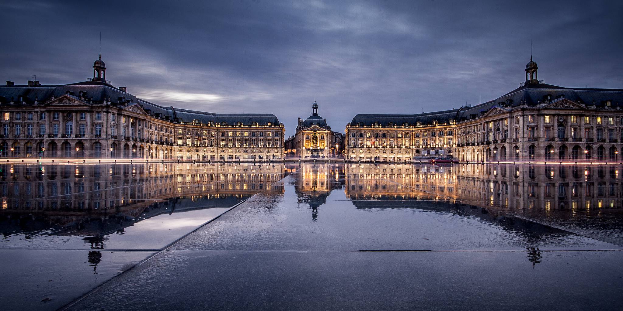 Vé máy bay EVA Air giá rẻ đi Bordeaux – Pháp
