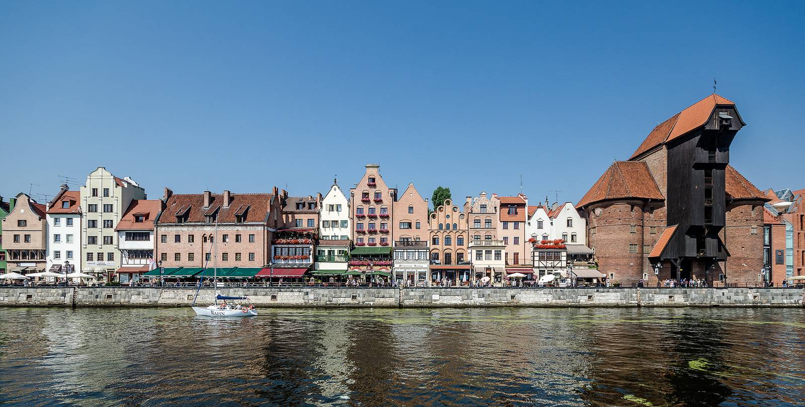 ve-may-bay-di-gdansk-gia-re-1-779.jpg