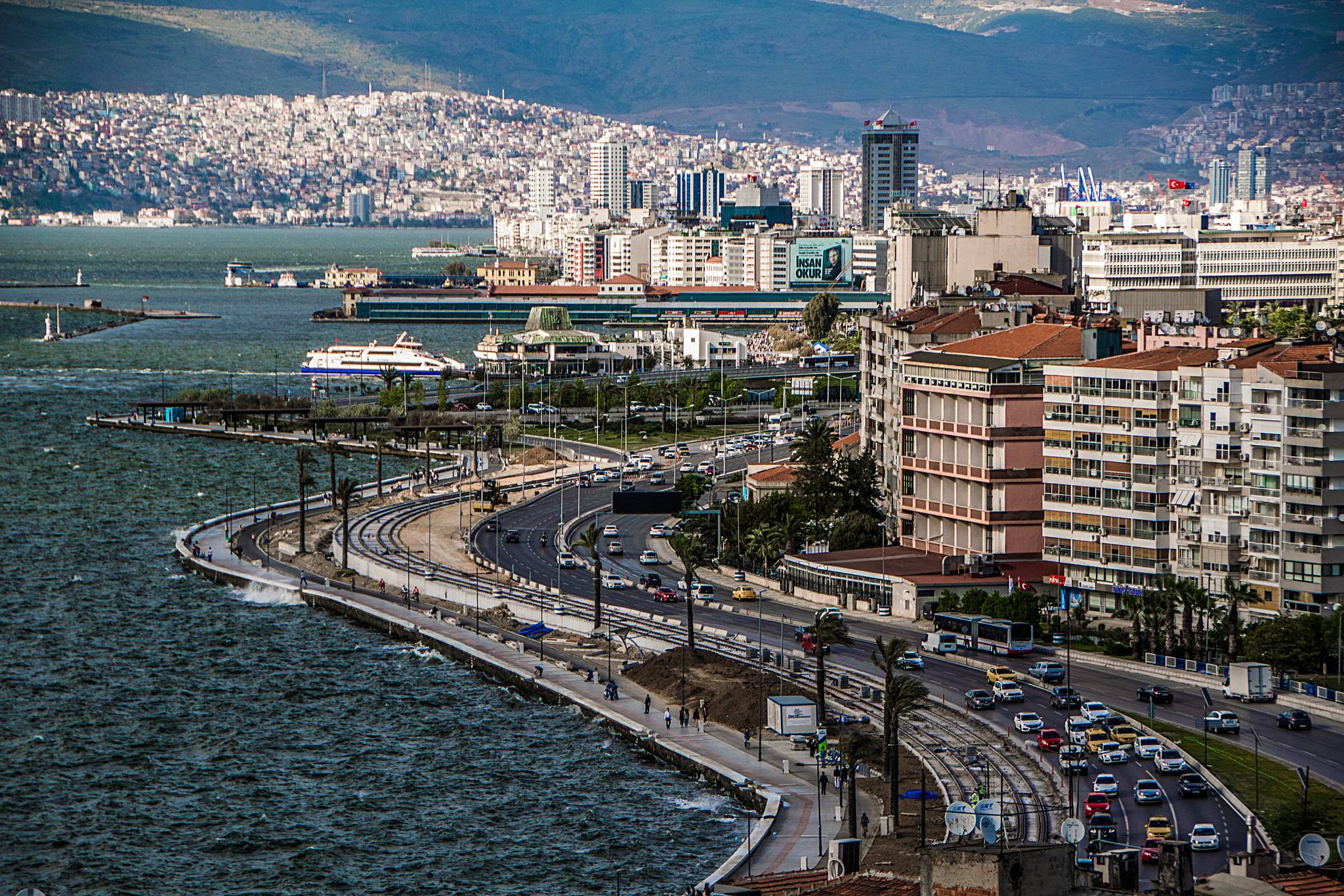 ve-may-bay-di-izmir-gia-re-1-854.jpg