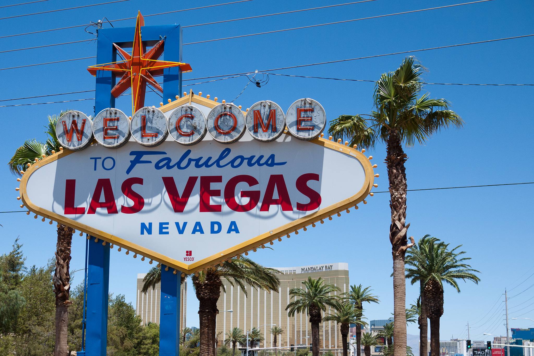 ve-may-bay-di-las-vegas-gia-re-1-230.jpg