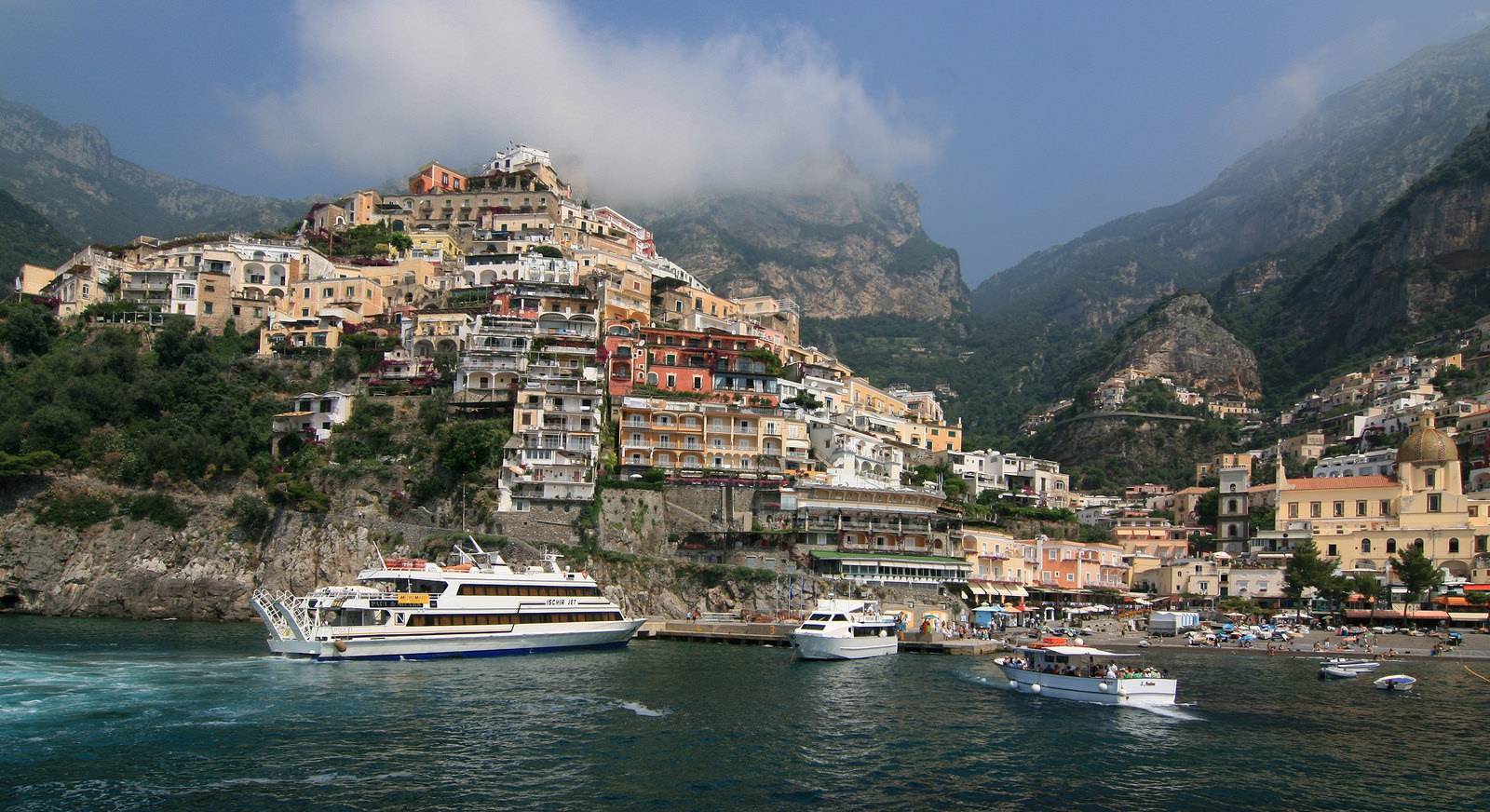 Vé máy bay EVA Air giá rẻ đi Napoli – Ý