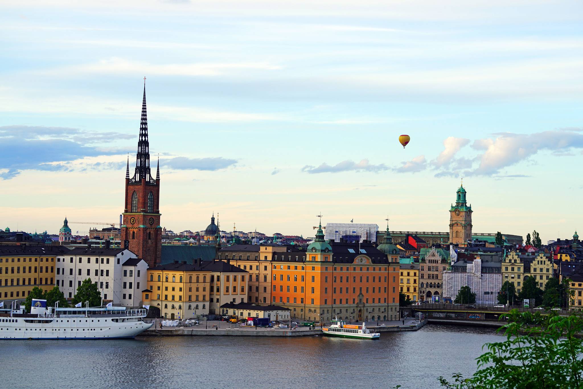 ve-may-bay-di-stockholm-gia-re-1-494.jpg