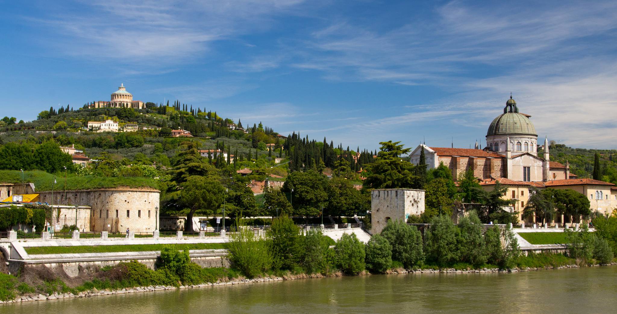 Vé máy bay EVA Air giá rẻ đi Verona – Ý